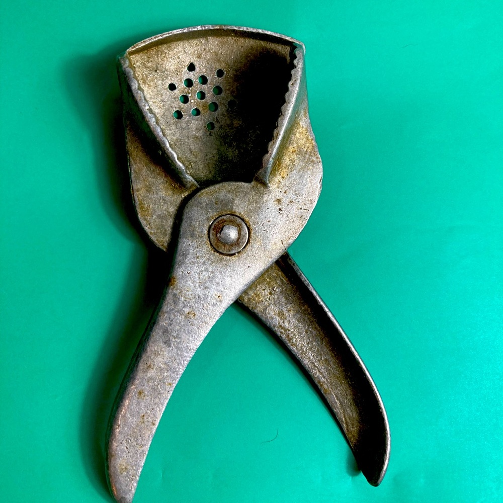 Vintage Kitchen Tool / Strainer